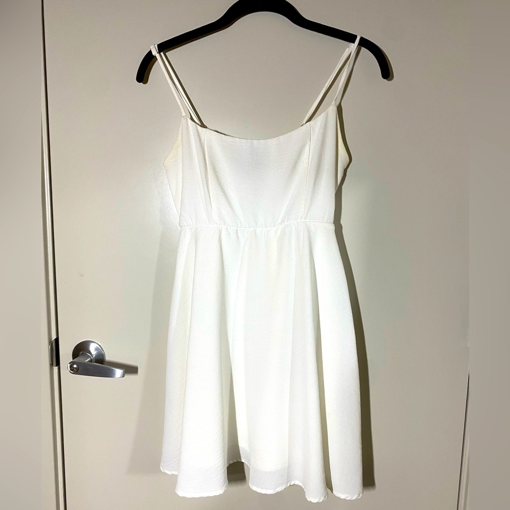 White sleeveless dress